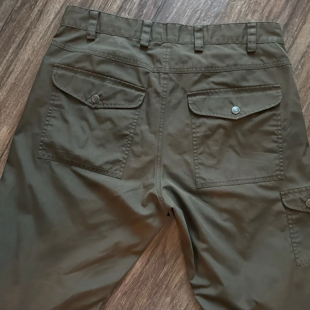 Fjallraven Men’s Barents Pro Jeans in Dark Olive/Brown. Waist 33”-34” (Long)